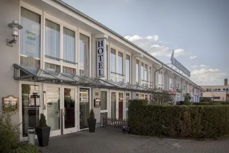 Hotel Spree-idyll Отели в г. Нойенхаген