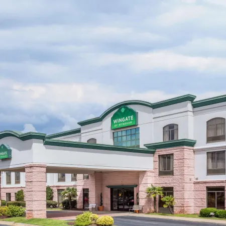La Quinta Inn & Suites by Wyndham Columbus North Отели в г. Колумбус