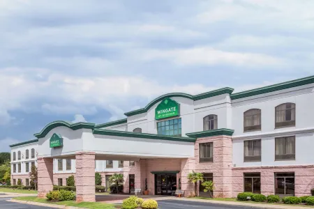La Quinta Inn & Suites by Wyndham Columbus North Отели рядом с достопримечательностью «Columbus State University Department of Theater»