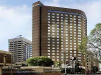 The Westin Edmonton Hotels in der Nähe von Giant Baseball Bat