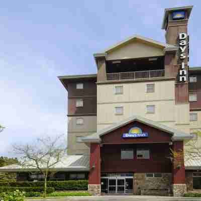 デイズ イン バイ ウィンダム バンクーバー エアポート Hotel Exterior