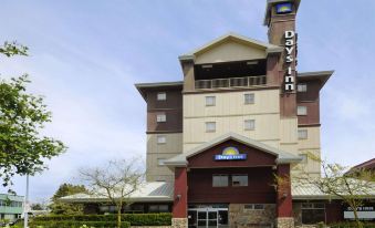 Days Inn by Wyndham Vancouver Airport