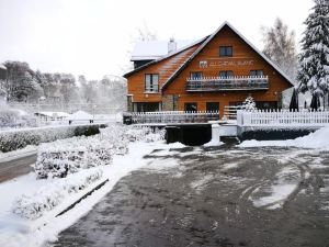 Au Cheval Blanc - Restaurant & Appart-hôtel 3 étoiles