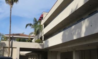 Howard Johnson by Wyndham Torrance