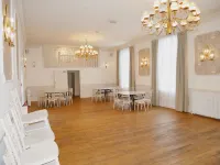 The Angel Hotel Hotels in Wootton Bassett