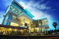 The Beverly Hills Hotel Hotels near Wat Yong Yaeng