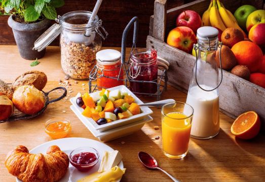 1. 이비스 호텔 레..