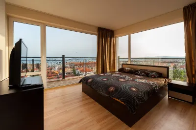 Roel Residence