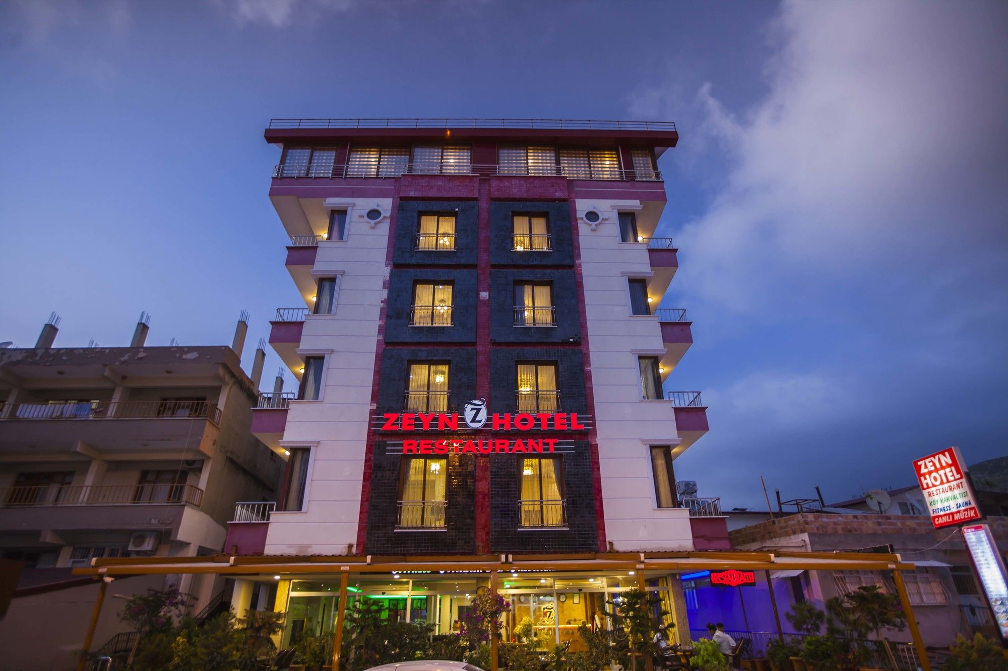 Zeyn Hotel