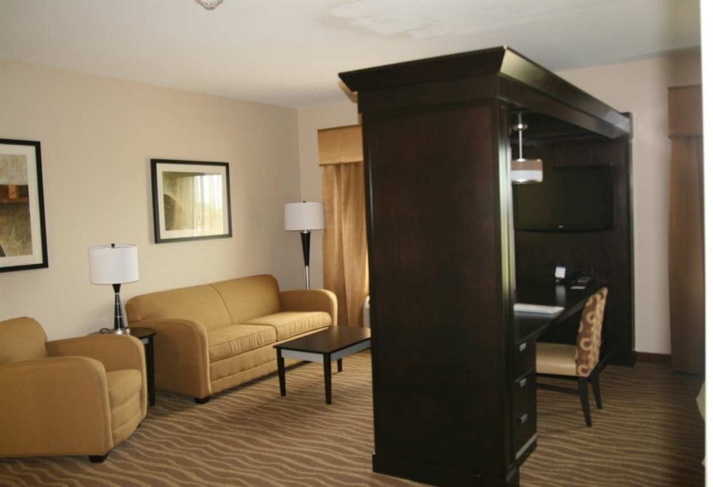 Hampton Inn & Suites Cleburne