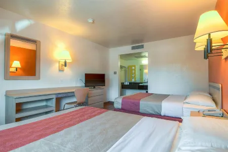 Motel 6 Pomona, CA - Los Angeles