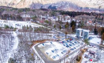 Mountain Side Hakuba