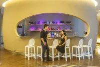 Novotel Manila Araneta City Hotel - bar