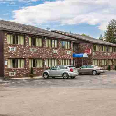 Rodeway Inn Hotel Exterior