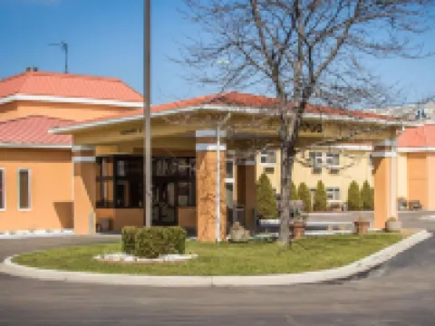Quality Inn & Suites Hotels in St. Clair County