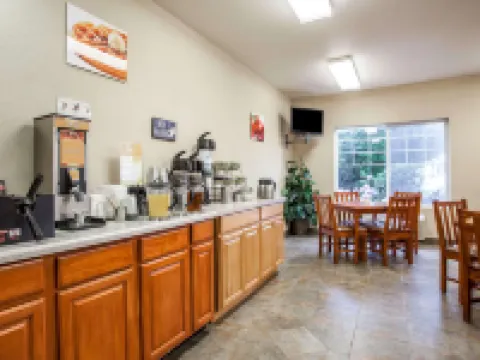 Quality Inn & Suites Federal Way - Seattle Hotels in Federal Way