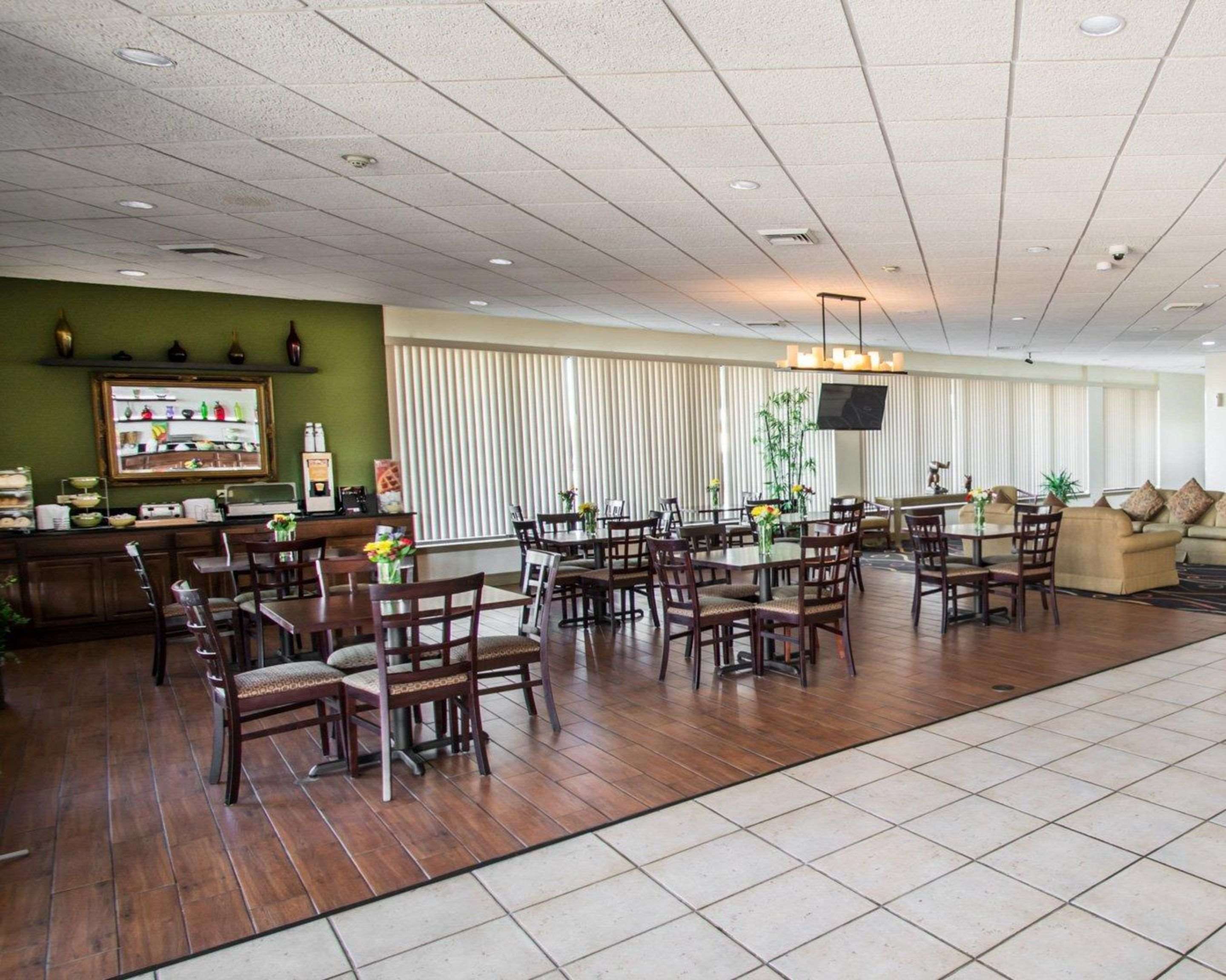 Quality Inn & Suites Sebring North at Sun 'N Lake