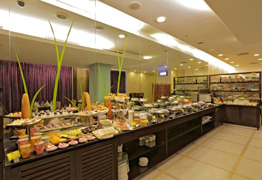 Country Inn & Suites by Radisson Delhi Saket Hotel Overview
