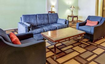 Quality Inn & Suites Lenexa Kansas City