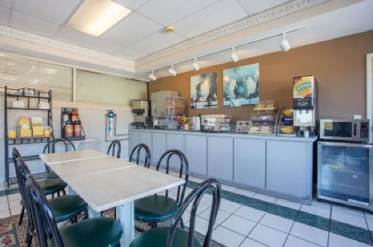 Days Inn by Wyndham Forsyth