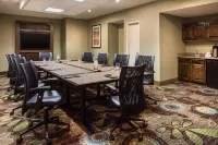 Holiday Inn & Suites Overland Park-West Hôtels à : Shawnee