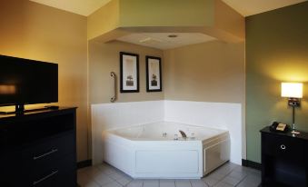 AmericInn by Wyndham Okoboji