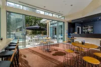 Mantra Legends Surfers Paradise Hotels in Surfers Paradise
