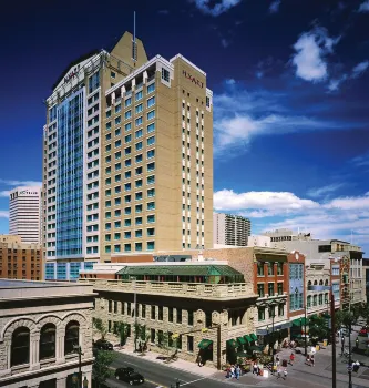 Hyatt Regency Calgary Hotels near Studio Bell， home of the National Music Centre