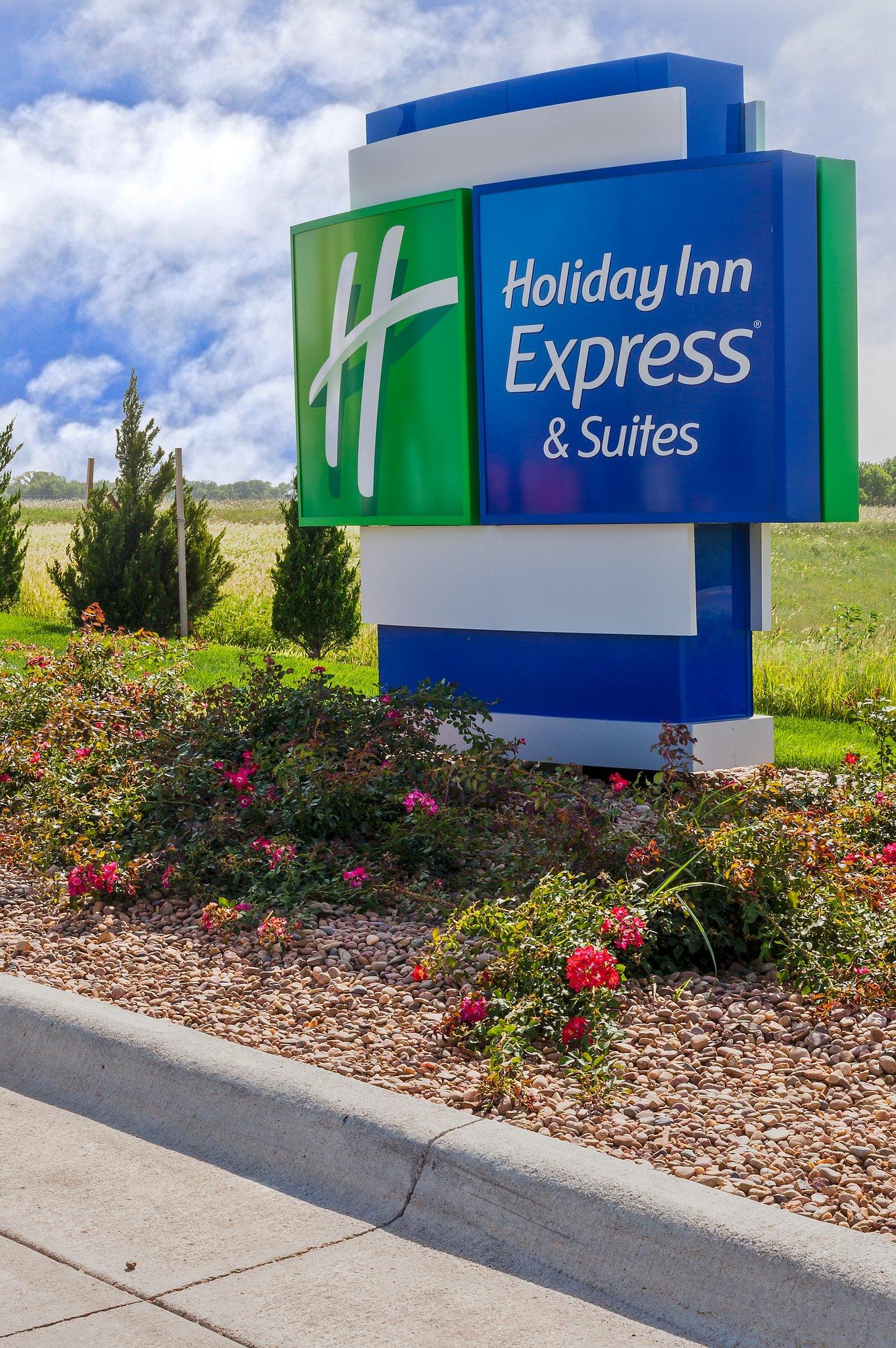 Holiday Inn Express Hotel & Suites Salina, an Ihg Hotel