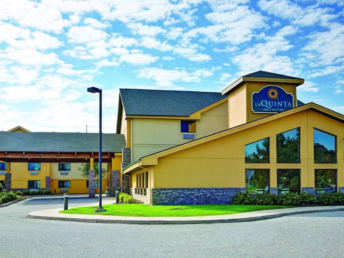 Baymont by Wyndham Fort Wayne-Fort wayne Updated 2022 Room Price-Reviews &  Deals | Trip.com