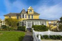 Gilbert Inn Seaside Hotels in Seaside