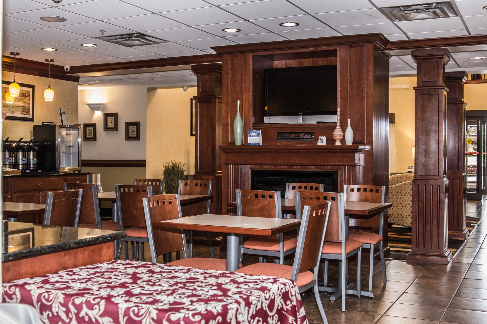 Best Western Plus Strawberry Inn & Suites