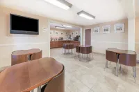 Super 8 by Wyndham Georgetown Отели в г. Джорджтаун (Кентукки)