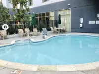 Courtyard Oakland Downtown - Rooftop Pools