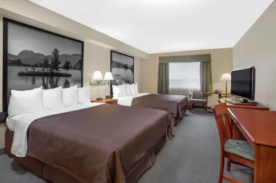 Super 8 by Wyndham Sault Ste Marie on Hotels near Strathclair Park