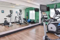 Holiday Inn Express & Suites Parkersburg - Mineral Wells Hotel di Wood County