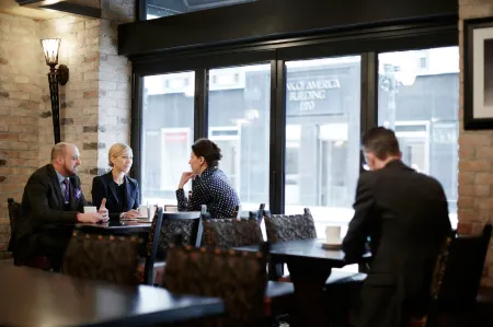 Central Loop Hotel Отели рядом с достопримечательностью «Лури Гарден»