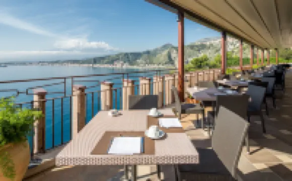 UNA ホテルズ カポタオルミナ