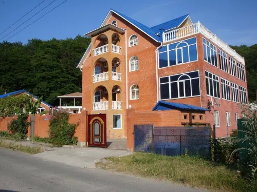 Noshen Guest House