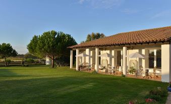 Mas de la Grenouillere Hotel et Centre Equestre en Pleine Nature