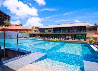 屋外プール サンスリ プーケットの写真