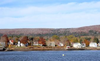 Grand Oak Manor Bed and Breakfast