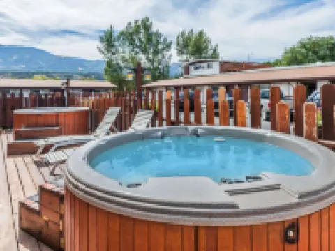Loyal Duke Lodge Hotels in Salida