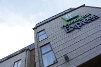Holiday Inn Express Windsor Hotels near St George's Chapel