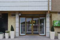 Holiday Inn Express Windsor Hotels near St George's Chapel