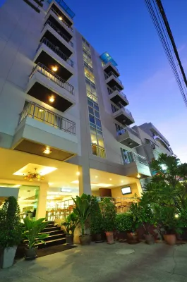 Flipper House Hotel Hotels near Pattaya Beach