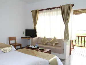 Mekong Riverside Boutique Resort & Spa