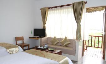 Mekong Riverside Boutique Resort & Spa