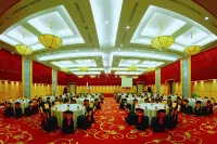 Grand Basko Hotel Padang Hotels in Katapiang