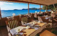 Bequia Beach Hotel - Luxury Resort - breakfast